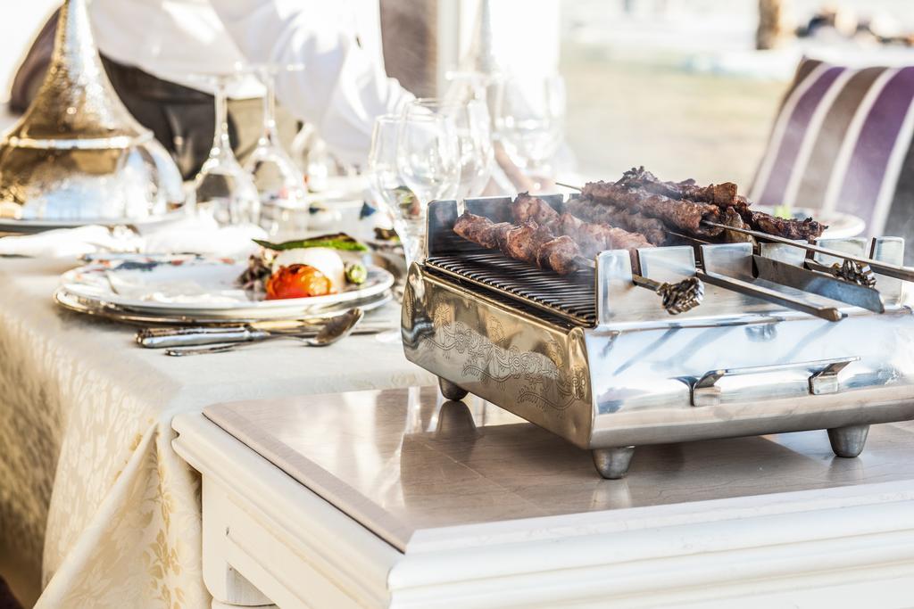 Rixos Alamein - Full Board Plus El Alamein Kültér fotó A chafing dish