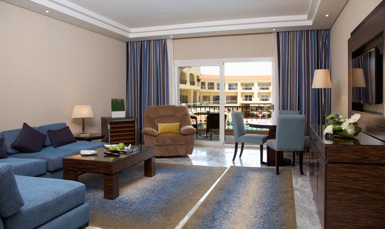 Rixos Alamein - Full Board Plus El Alamein Kültér fotó A suite at the Atlantis Paradise Island