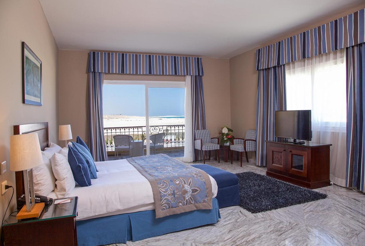 Rixos Alamein - Full Board Plus El Alamein Kültér fotó A bedroom at the Hilton Sharm El Sheikh